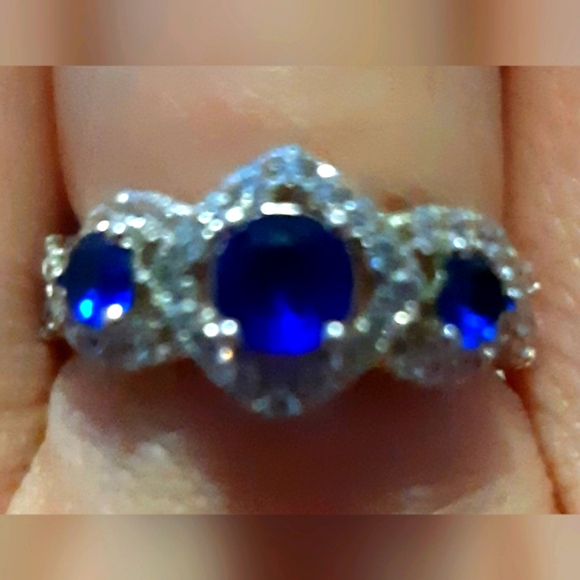 (7)💙🚨 Three Stone Sapphire with Rhinestones Ring🚨 - Picture 3 of 8